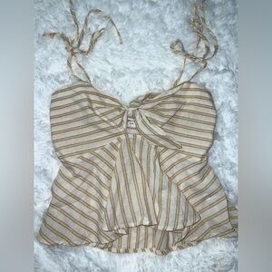 Victoria & Sofia front knot crop top